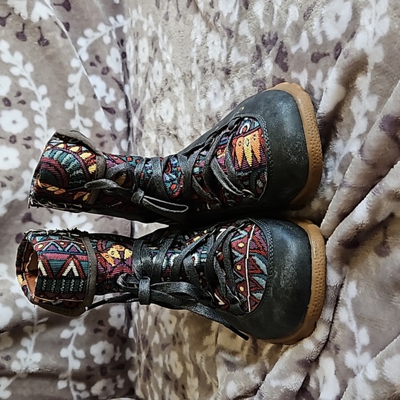 YASIRUN Gray Geometric Ankle Boot - Picture 1 of 4